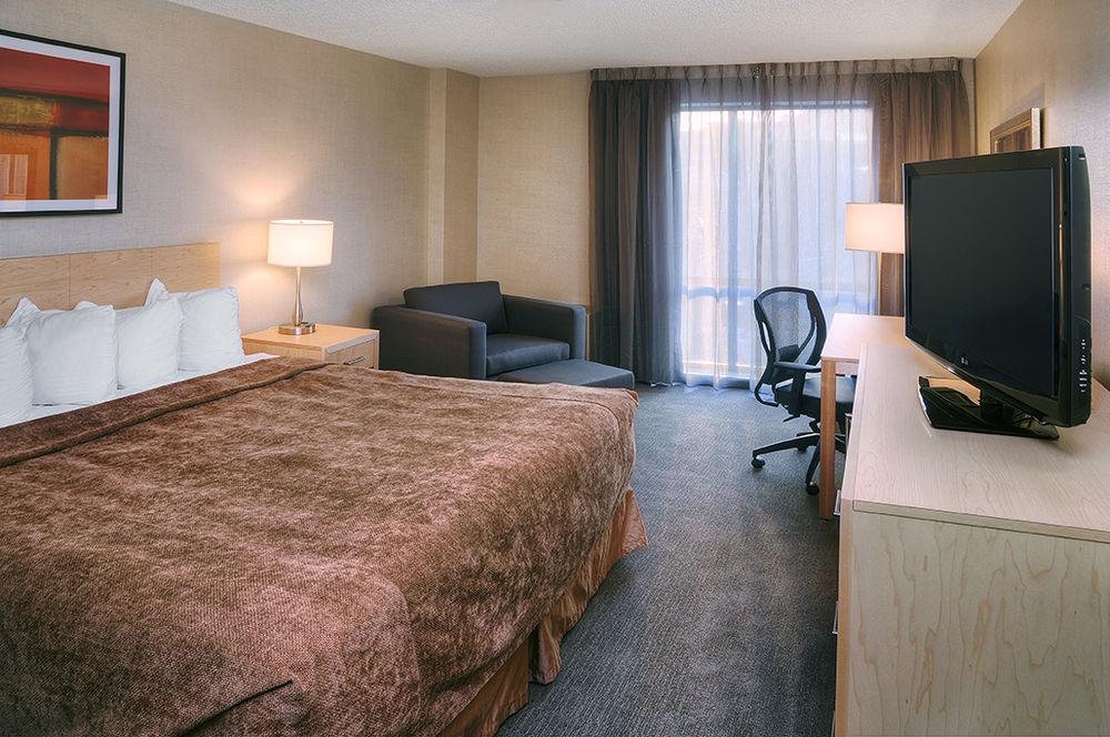 Quality Inn And Suites Montreal East Εξωτερικό φωτογραφία