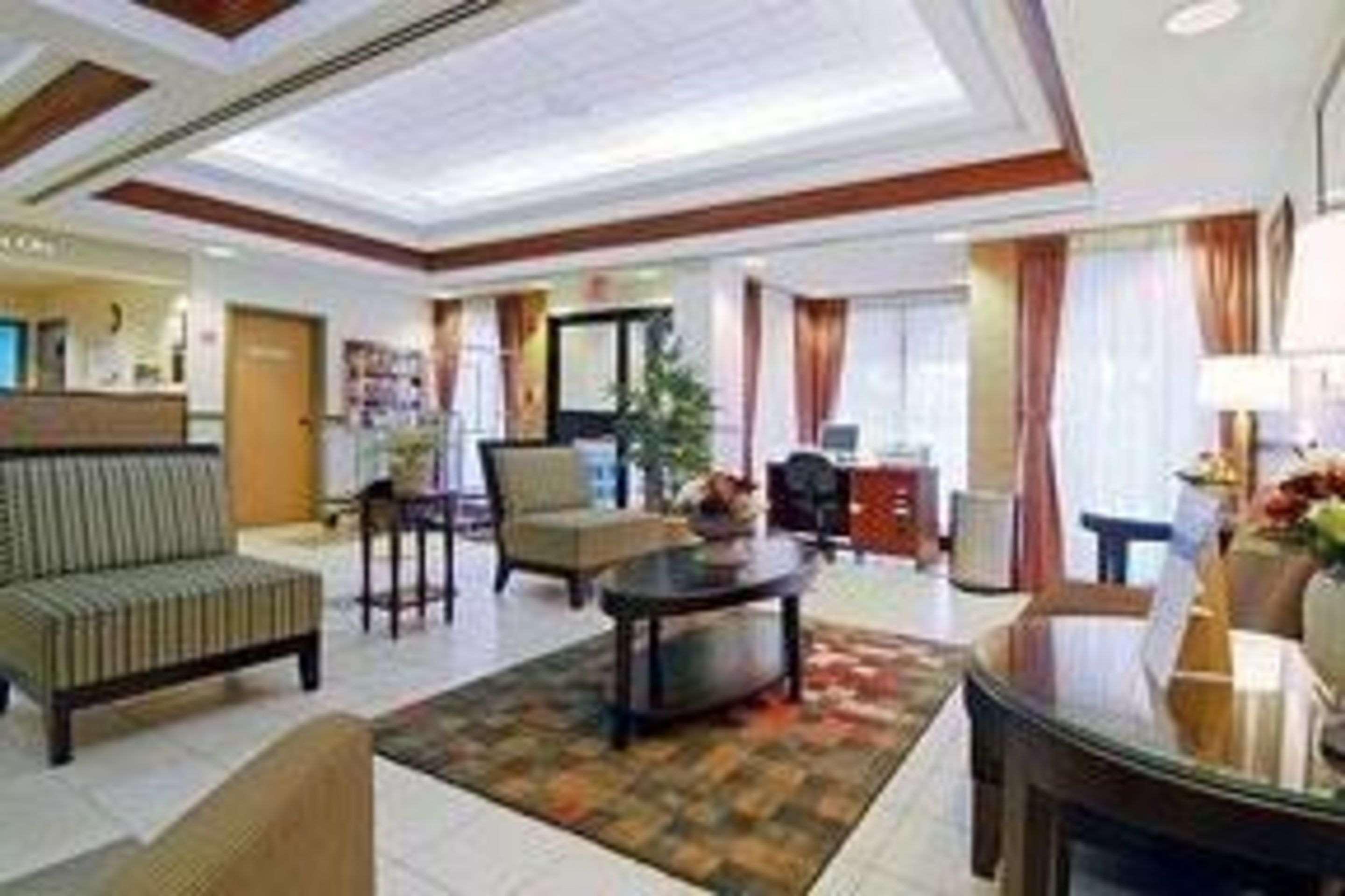 Quality Inn And Suites Montreal East Εξωτερικό φωτογραφία