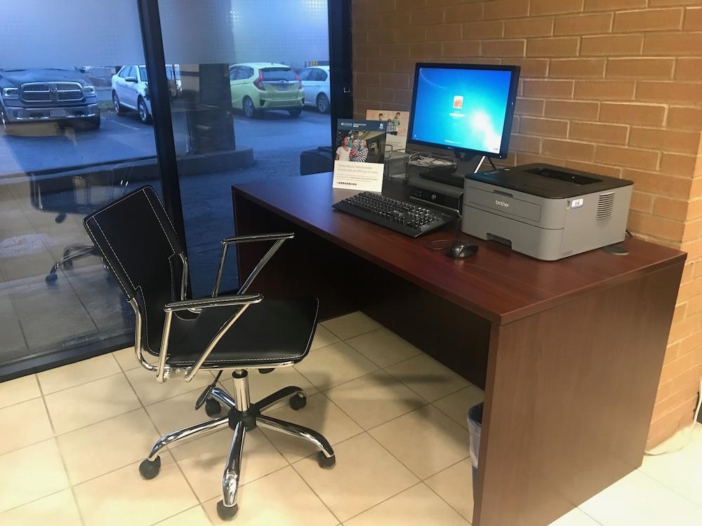 Quality Inn And Suites Montreal East Εξωτερικό φωτογραφία